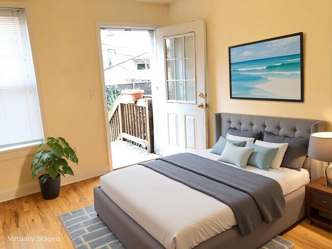 Building Photo - 347 7th St