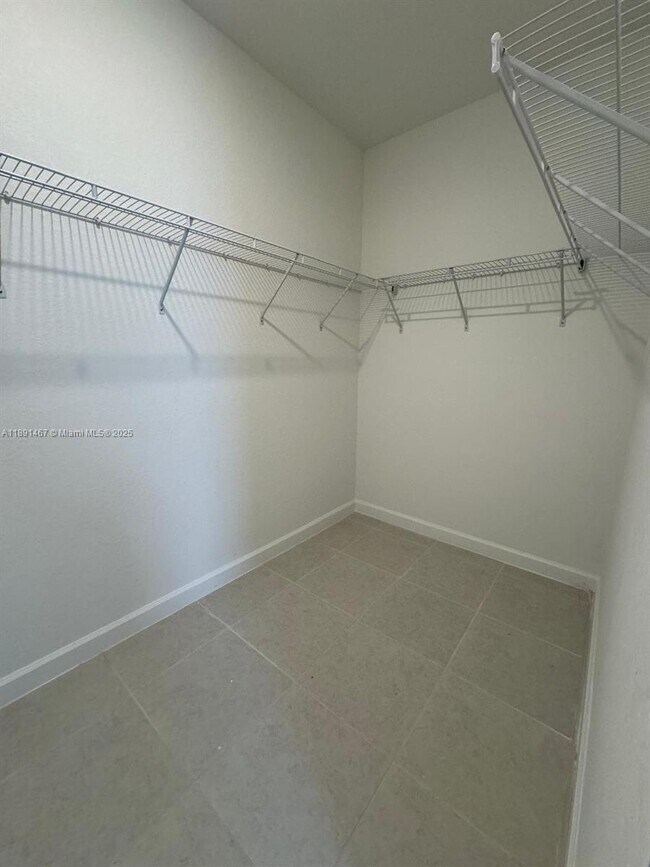 Building Photo - 16124 SW 148th Pl