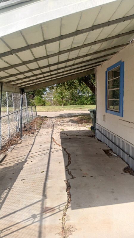 Building Photo - 205 N 21st St