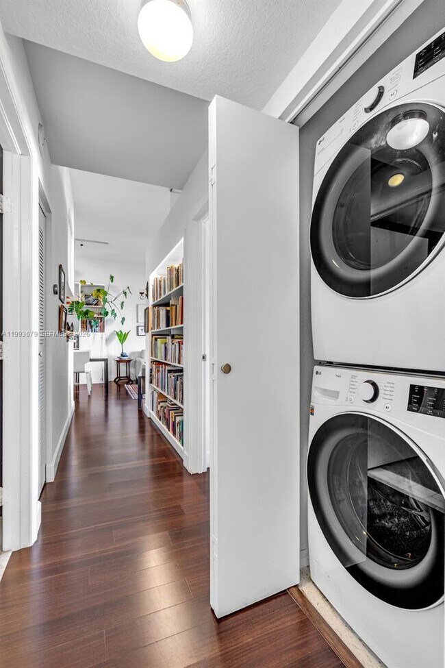 Building Photo - 36 NW 6th Ave