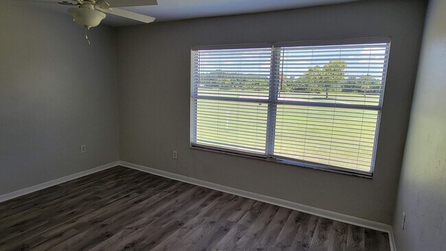 Building Photo - 3 beds 3 bath condo on the golf course