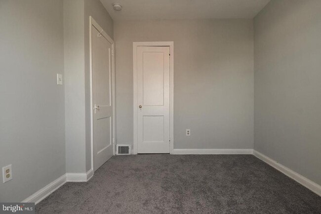 Building Photo - 204 34th St NE