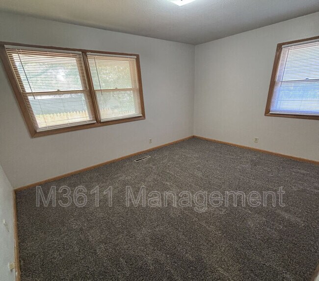 Building Photo - 5315 Leighton Ave