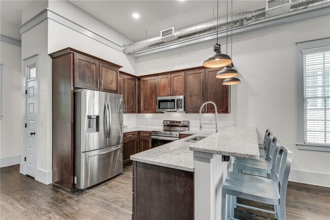 Building Photo - 3371 Dogwood Dr