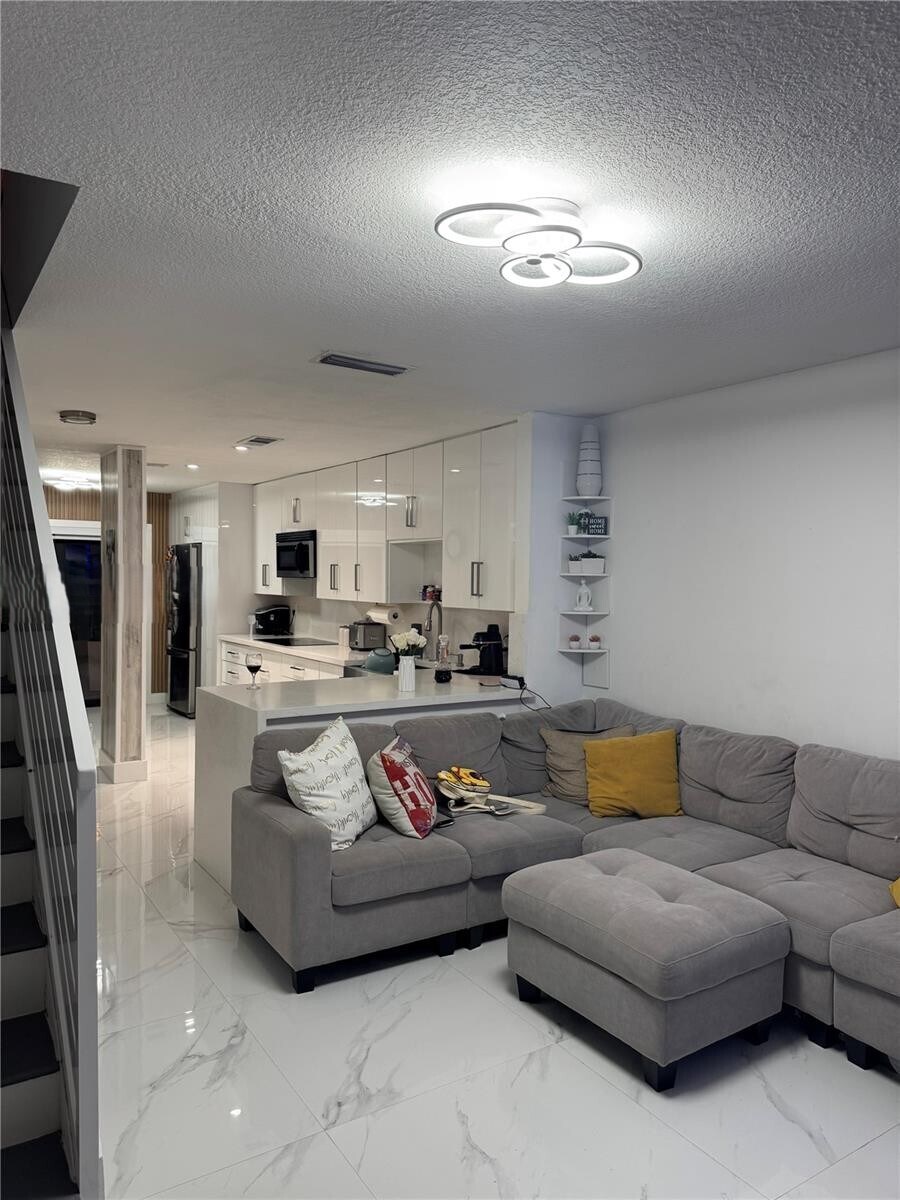 Building Photo - 13308 SW 60th Ter