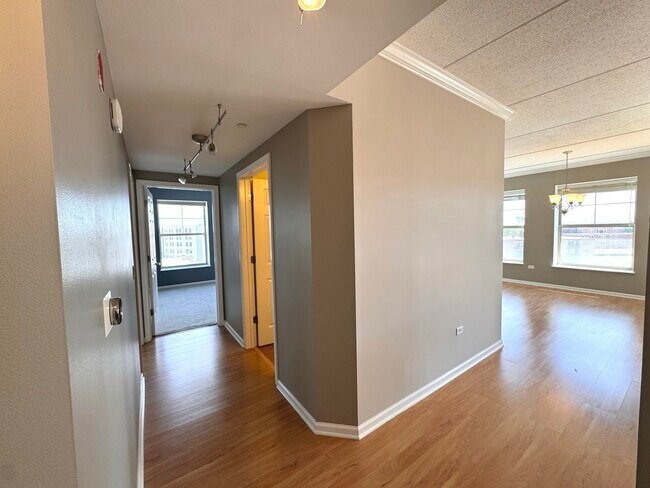 Building Photo - 656 Pearson St