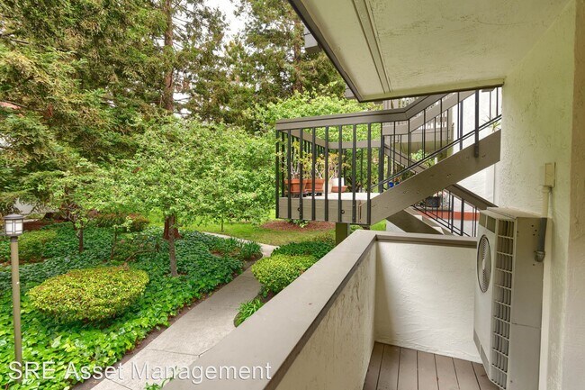Building Photo - 1 br, 1 bath House - 701 San Conrado Ter #3