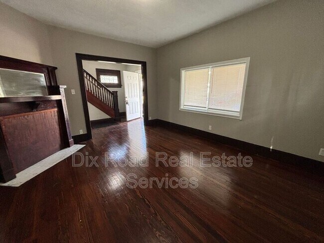 Building Photo - 63 Hallwood Ave