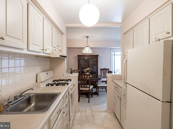 Building Photo - 3 Windblown Ct