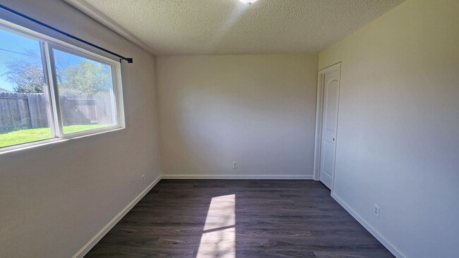 Building Photo - 6013 Brett Dr