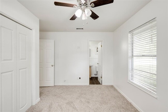 Building Photo - 809 Neans Dr