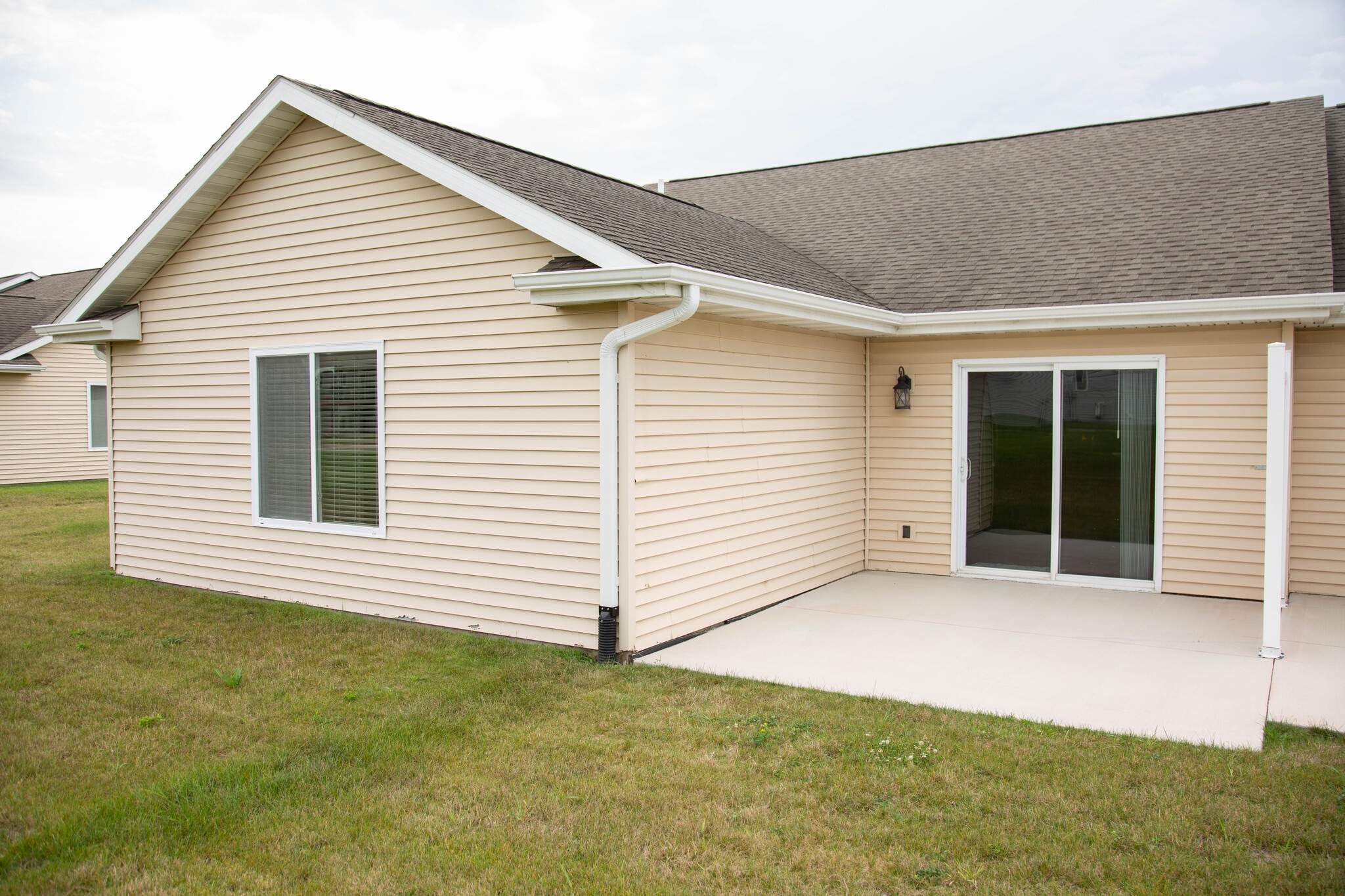 Building Photo - 2270 Fawn View Dr