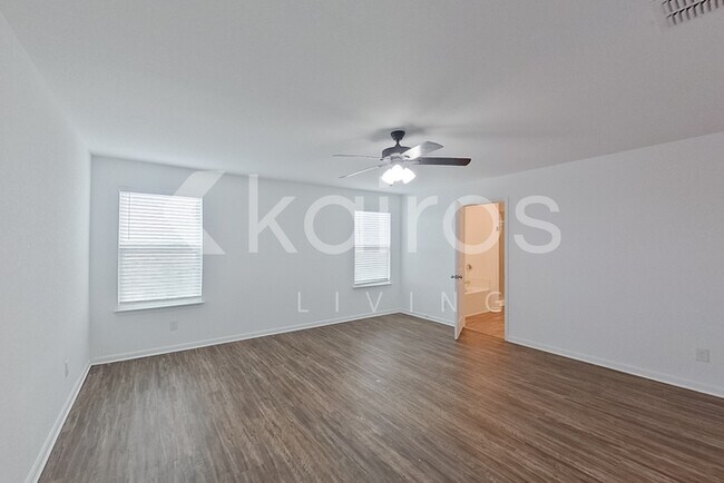 Building Photo - 914 Shady Brk