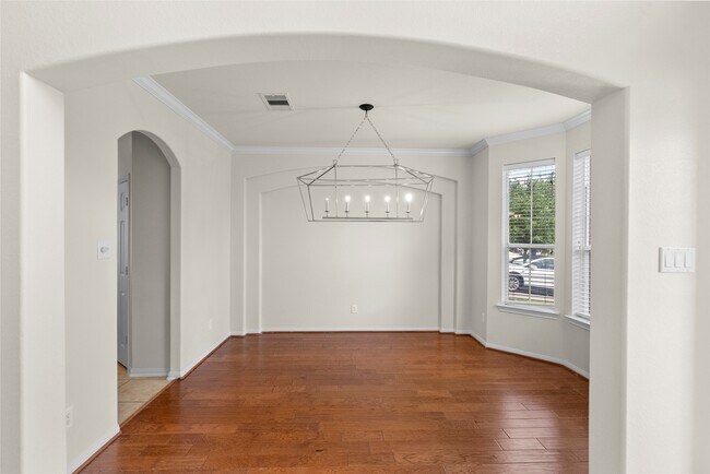 Building Photo - 6407 Pine Rest Dr