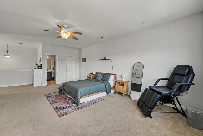 Building Photo - 203 Topsaw Ln