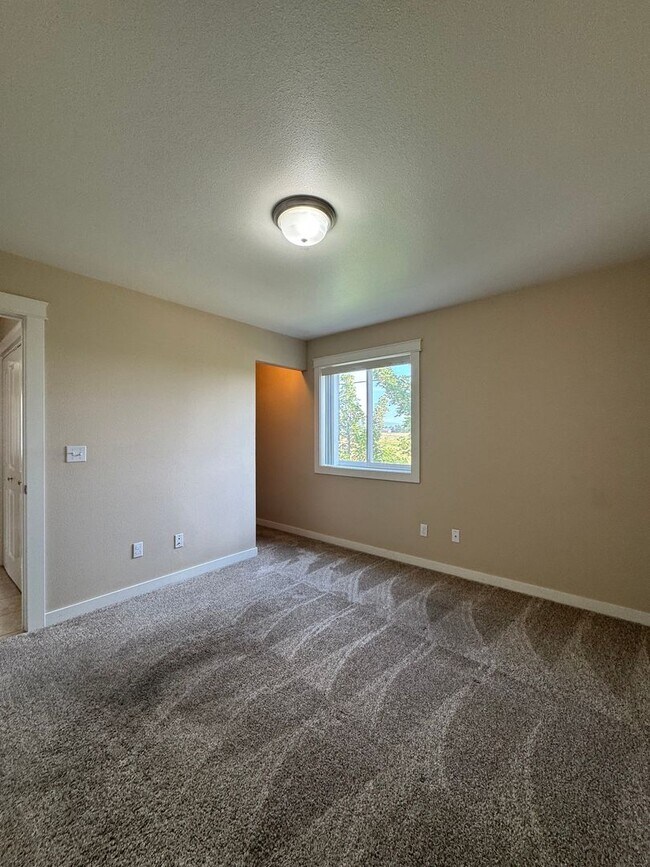 Building Photo - Cambridge Place I - 2241