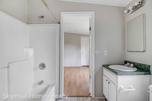 Building Photo - 4 br, 3 bath House - 3362 Hwy 13 North