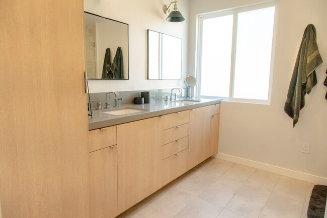 Master Bathroom - 2476 Amherst Ave