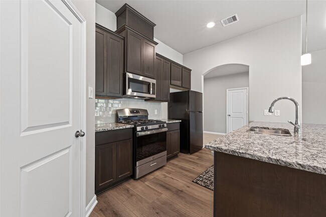 Building Photo - 2320 Cedar Pl Dr