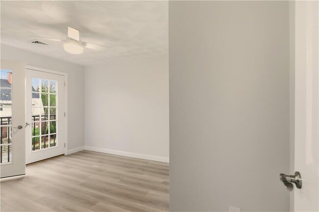 Building Photo - 47 Windsor Rd