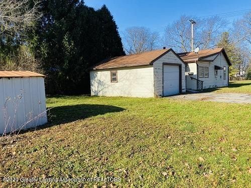 Garage and Shed - 701 W Holmes Rd
