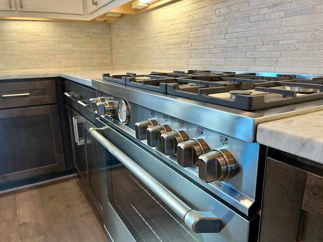 Building Photo - 2643 Fountain Key Blvd