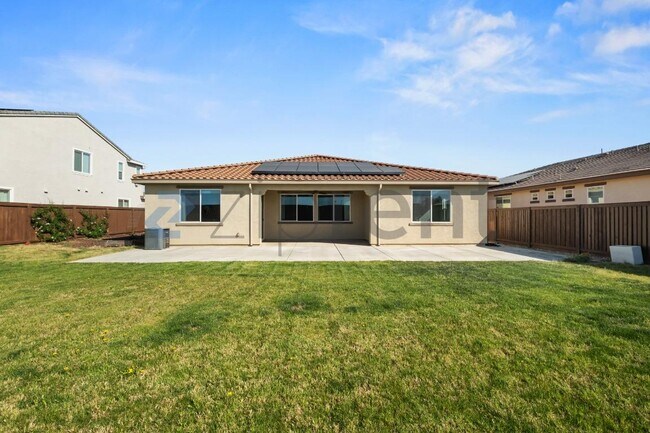 Building Photo - 1465 Blossom Way