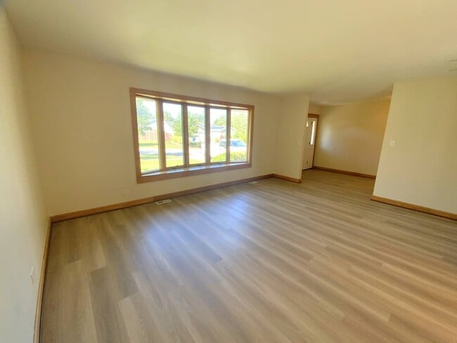 Building Photo - 166 Cheyenne Ct