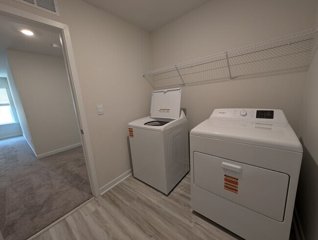 Building Photo - Beautiful New Build Home located in the Cardinal Creek Community!