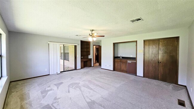 Building Photo - 4009 Cherry Hill Ln