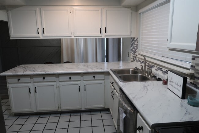 Building Photo - 15326 McConn St