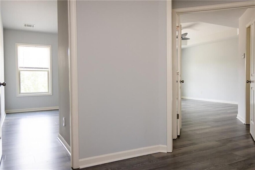 Building Photo - 4960 Ducote Trail