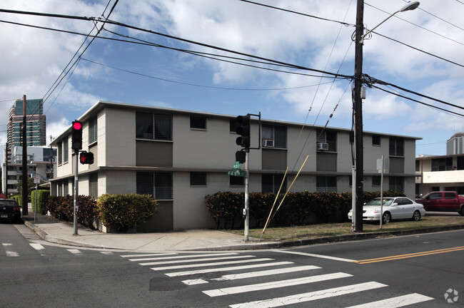 Primary Photo - 746 McCully St