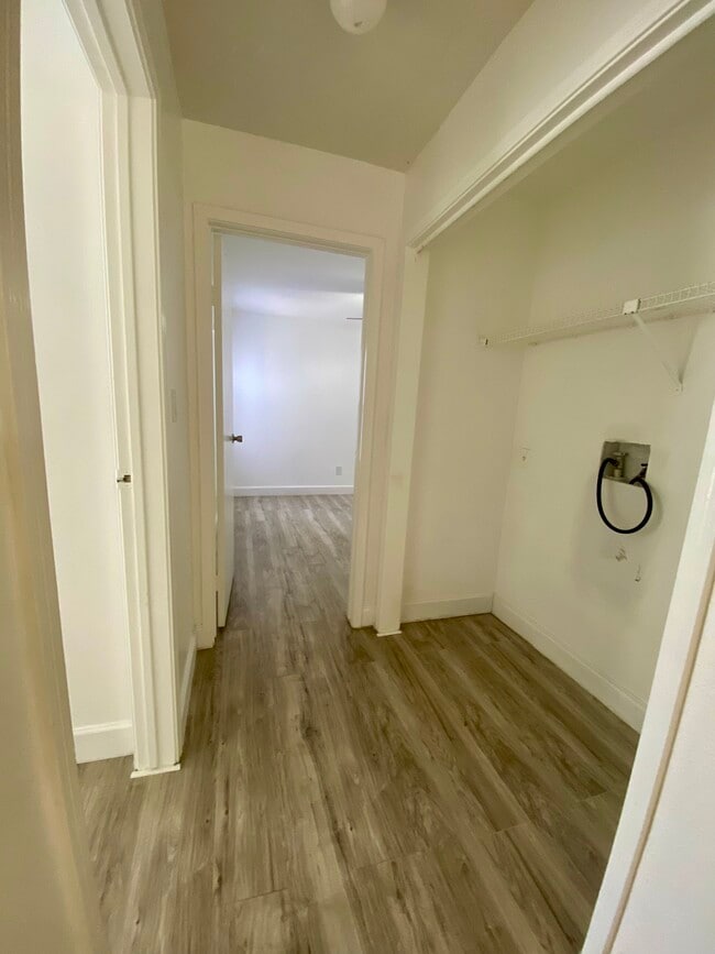 Building Photo - 1400 Gandy Blvd N