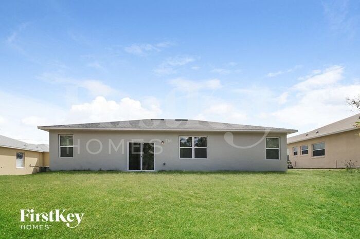 Building Photo - 303 Salmon Ct