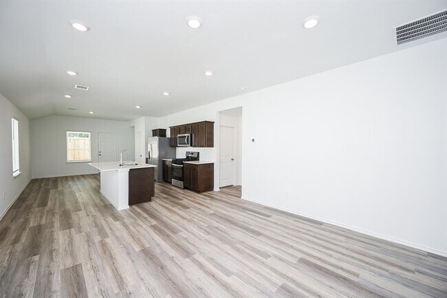 Building Photo - 16738 Paintbrush Holw Ln