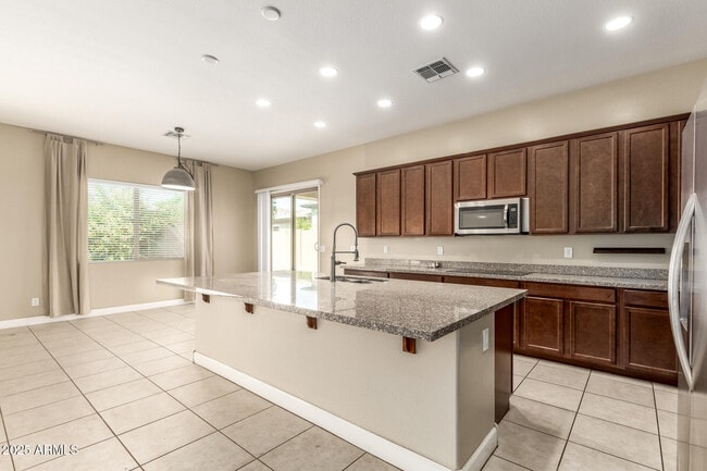 Building Photo - 14762 W Georgia Dr