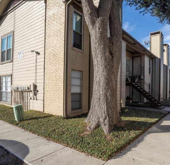 Building Photo - 10650 Steppington Dr