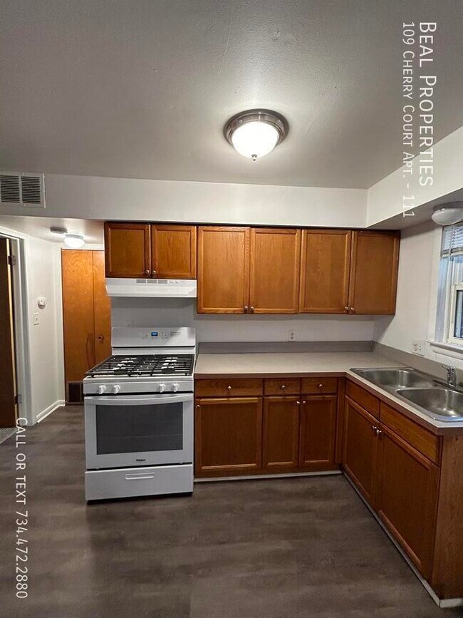 Building Photo - 109 Cherry Ct