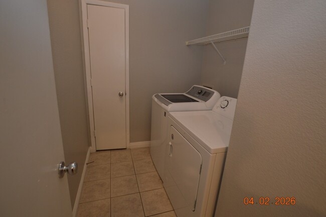 Building Photo - 6796 W Oak Mist Ave