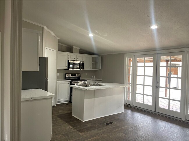 Building Photo - 15661 Deer Glen Ln