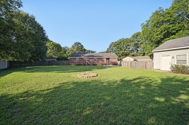 Building Photo - 1128 Grandy Ct