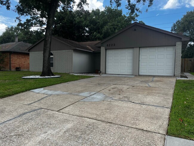 Primary Photo - 6223 Brookgate Dr