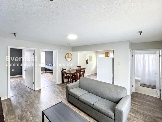 Building Photo - 212 Lower Consol Rd NW