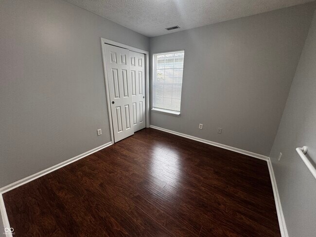 Building Photo - 6735 Lexington Cir