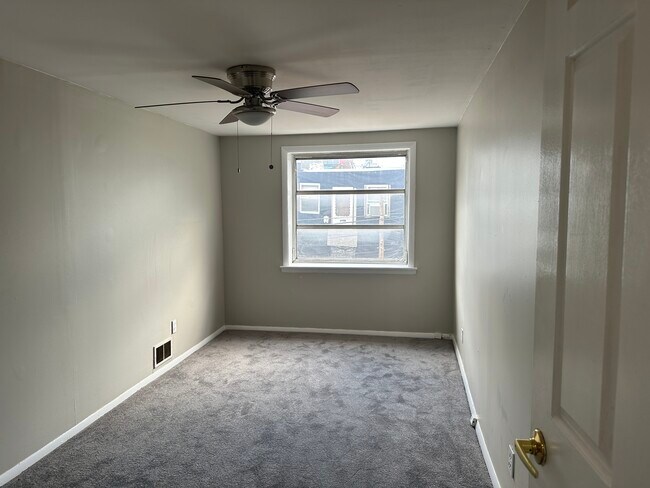 Building Photo - 523 McKean St