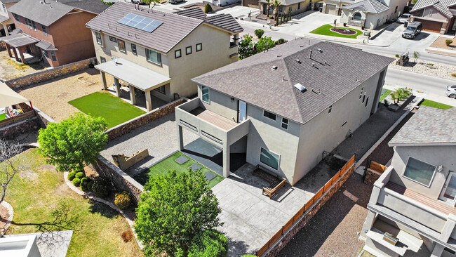 Building Photo - 12352 Stansbury Dr
