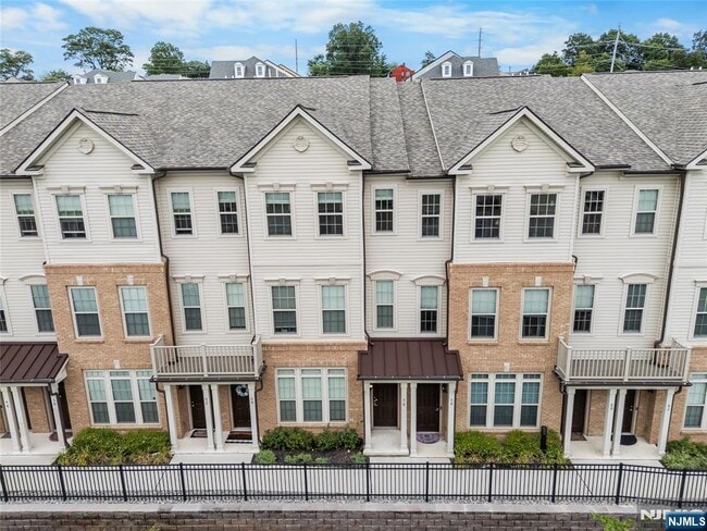 Building Photo - 56 Arnold Dr