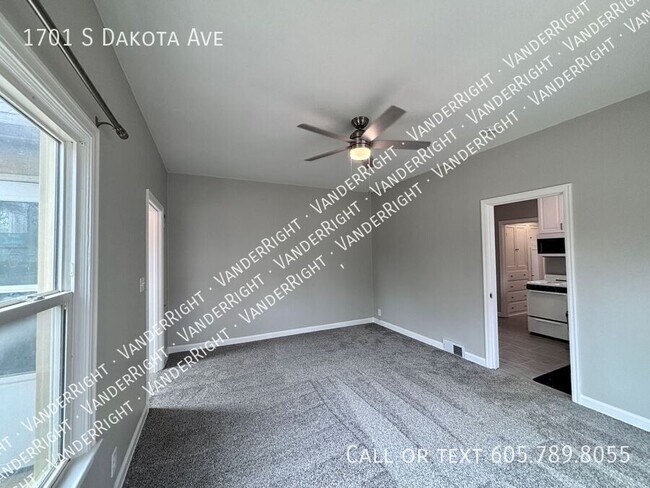 Building Photo - 1701 S Dakota Ave
