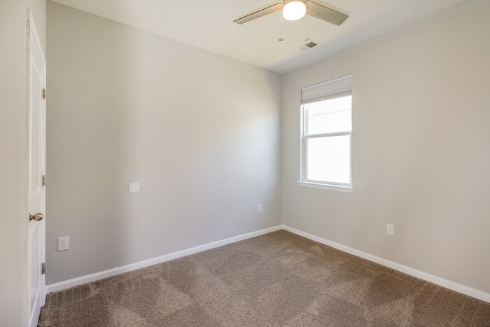 Building Photo - 534 Hay Hill Ln